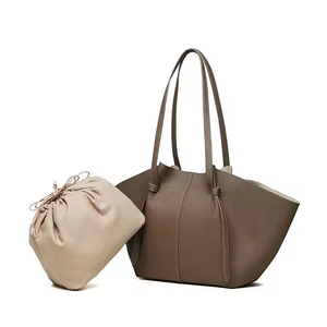 Couche de mode de mode personnalisée Cow Hide grande capacité en cuir véritable sac de chauve-souris pour femmes grand sac sac à main